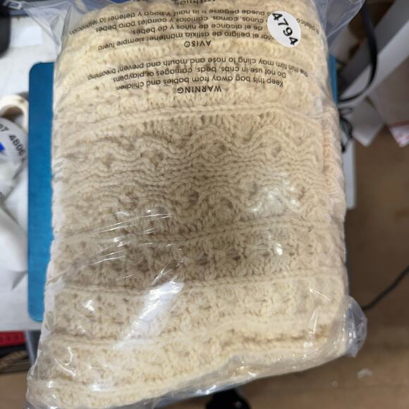 Purple Heather Handknit Ireland Wool CableKnit Sweater Crewneck Cream L Flaw - Picture 5 of 7